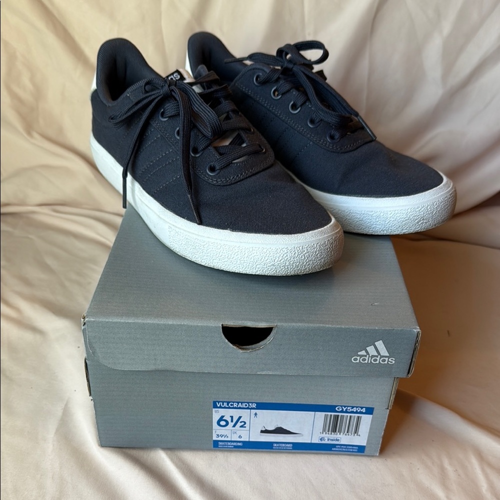 Adidas Men’s Vulcraid3r Sneakers